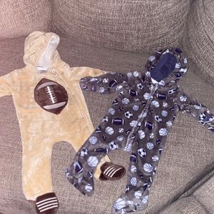 2 onesies never worn.